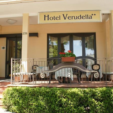 Hotel Verudella Rimini Bagian luar foto