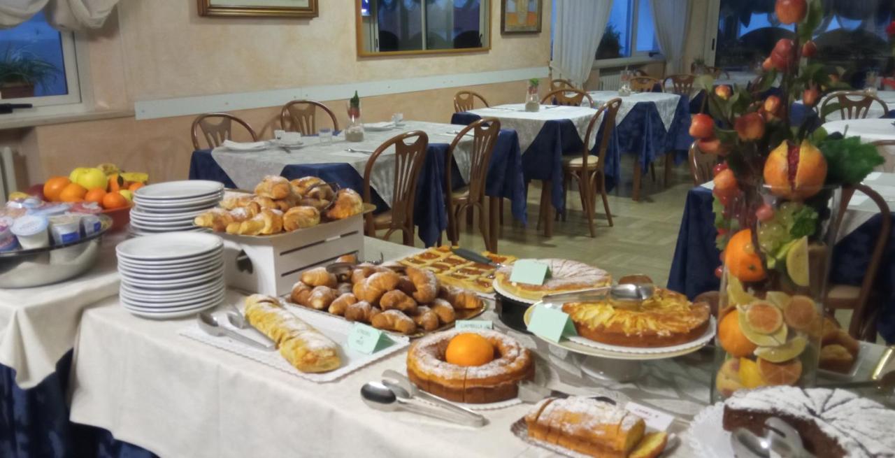 Hotel Verudella Rimini Bagian luar foto