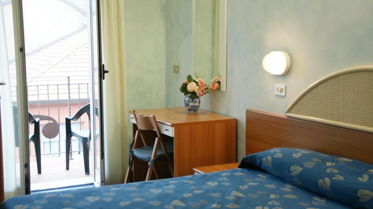 Hotel Verudella Rimini Bagian luar foto