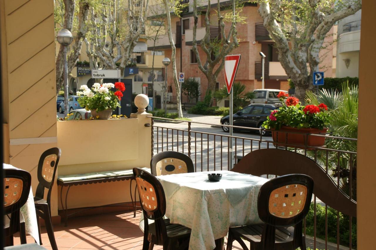 Hotel Verudella Rimini Bagian luar foto