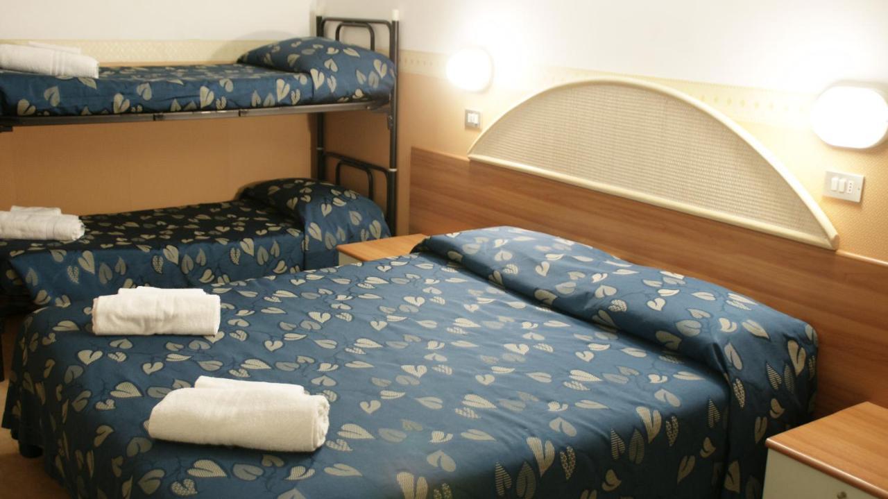 Hotel Verudella Rimini Bagian luar foto